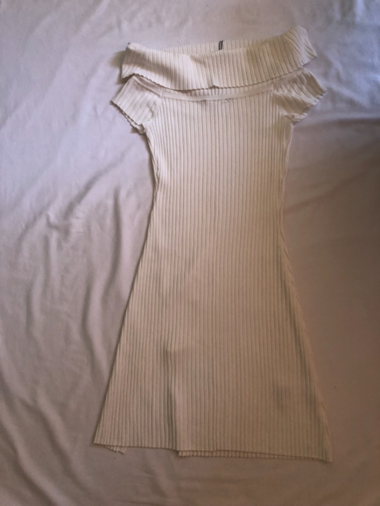 BCBG Max Azria Leichtes, schlankes Kleid