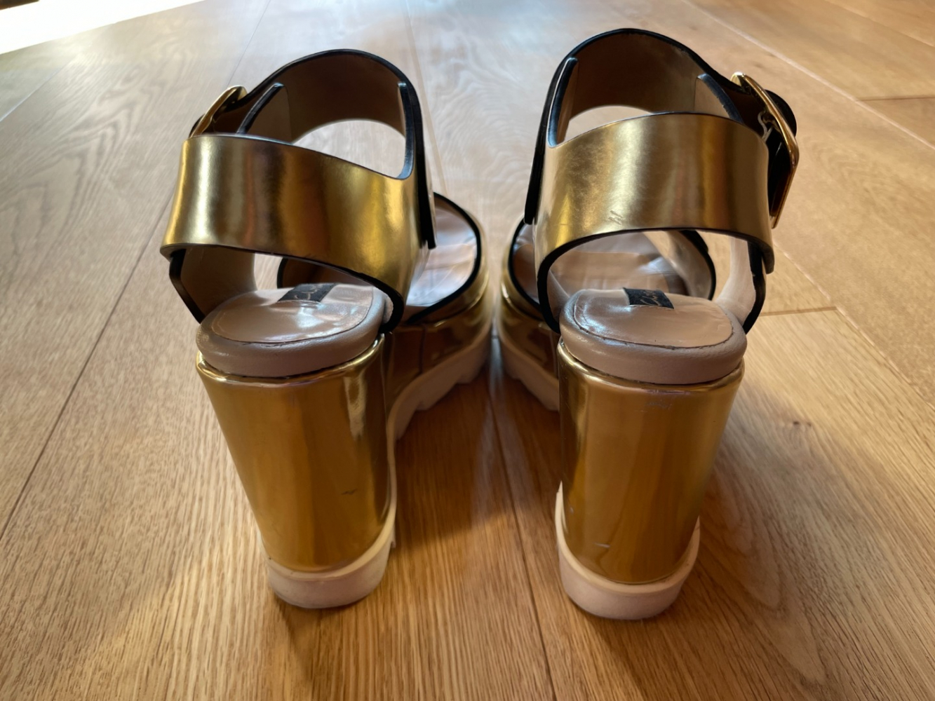 Chrissie Morris Sandales à plateforme