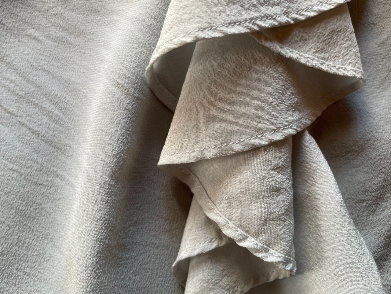 Bel Air Robe à volants sans bretelles en soie