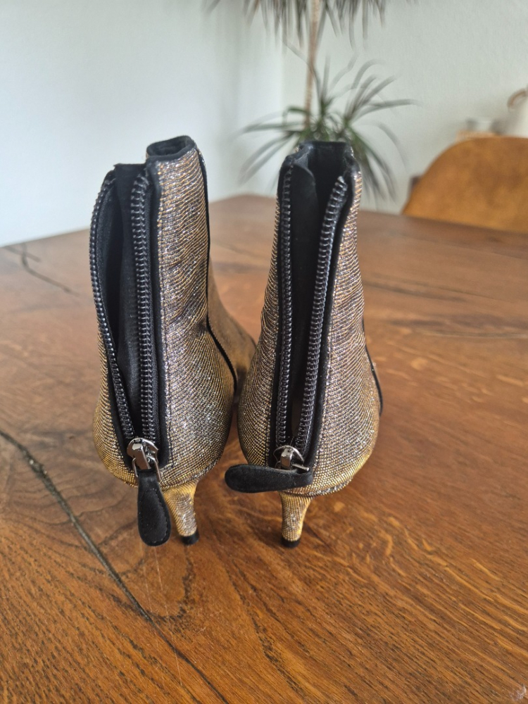 Alexandre Birman Kittie Glitter Ankle Boots