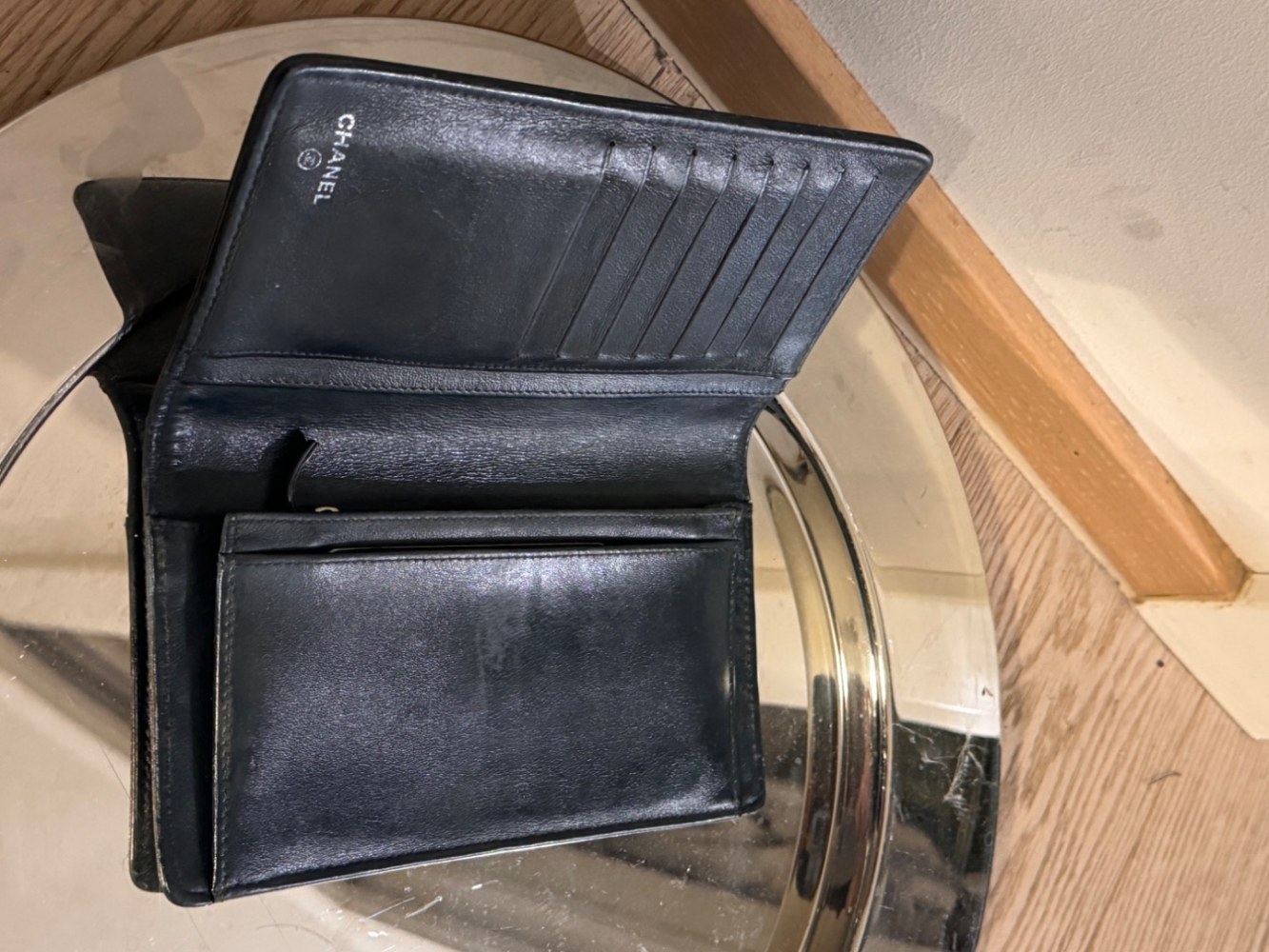 Chanel Portefeuille classique, CC gravé