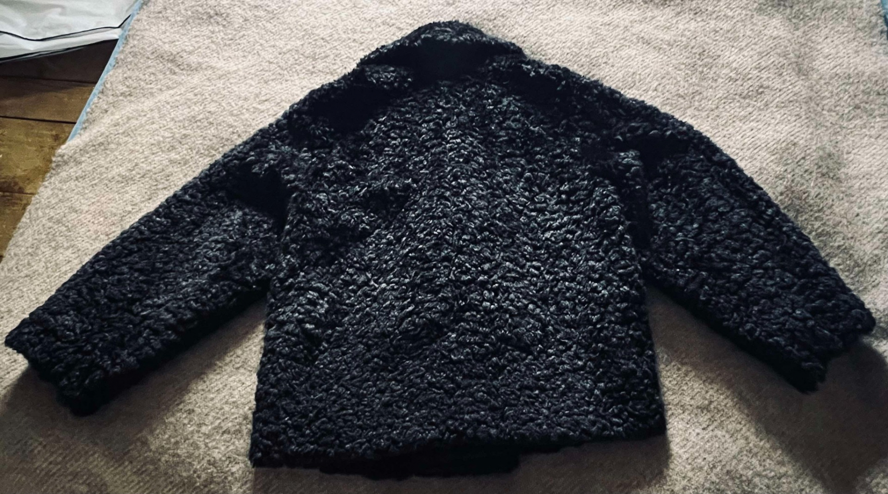 Cos NEW manteau court en fourrure synthétique