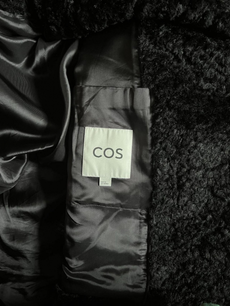 Cos NEW manteau court en fourrure synthétique
