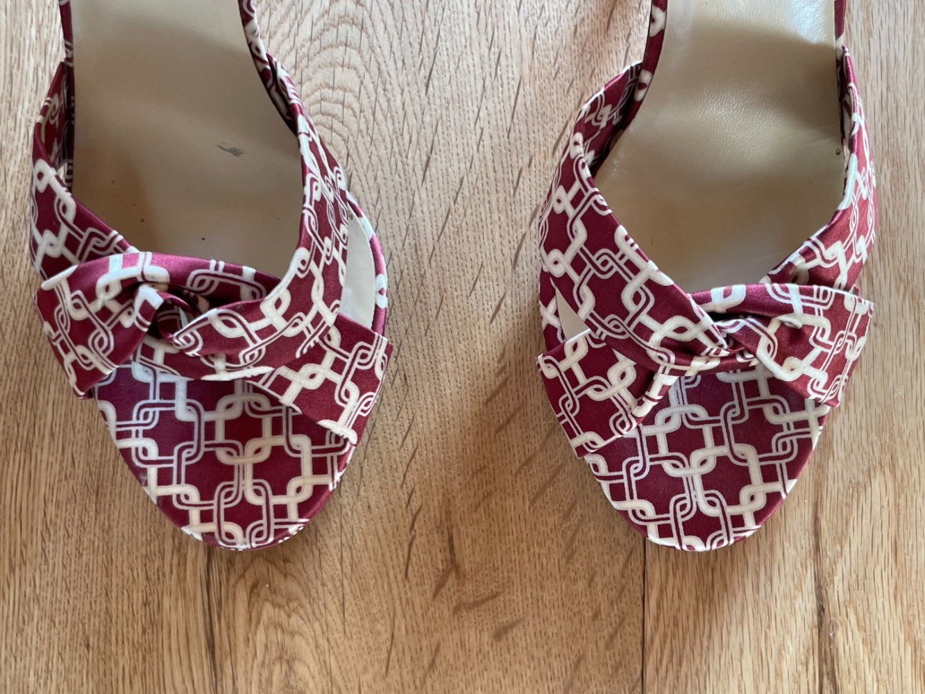 Jimmy Choo Vintage-Sandalen aus rotem Satin