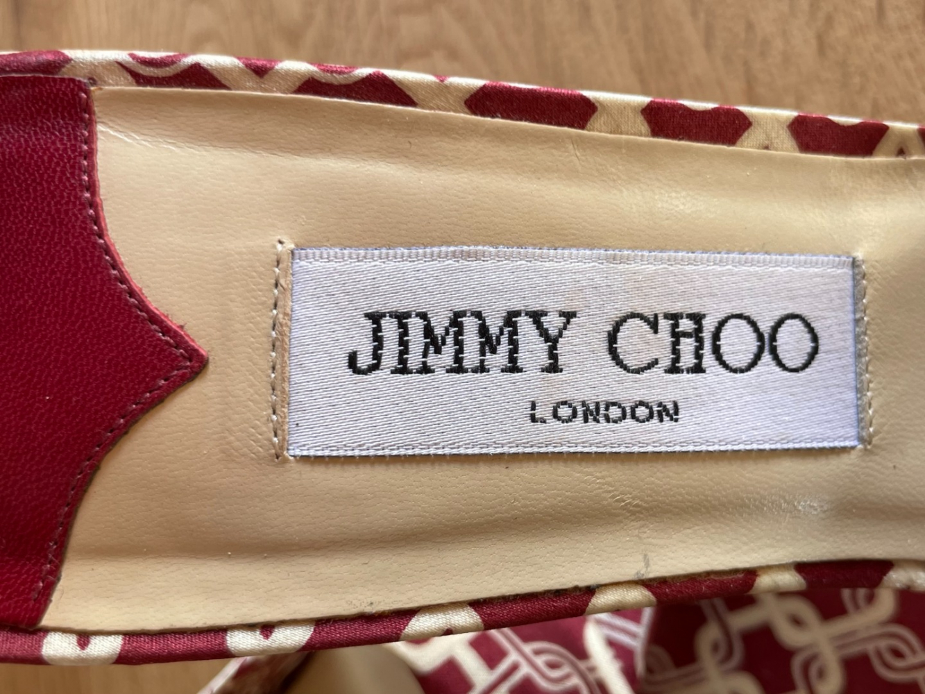 Jimmy Choo Vintage-Sandalen aus rotem Satin