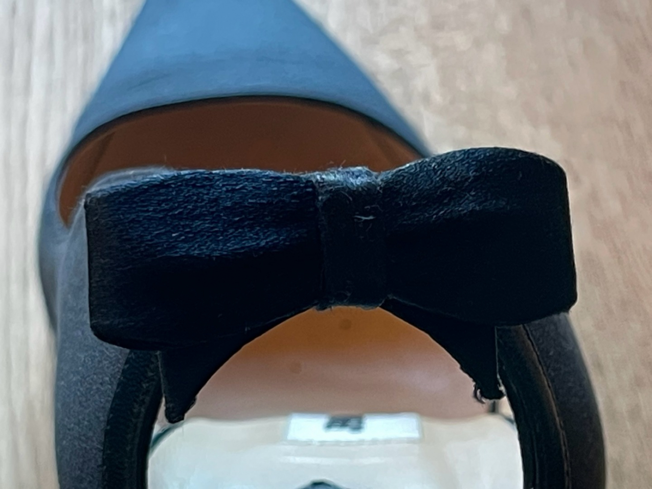 Jimmy Choo Escarpins vintage en satin avec nœuds !