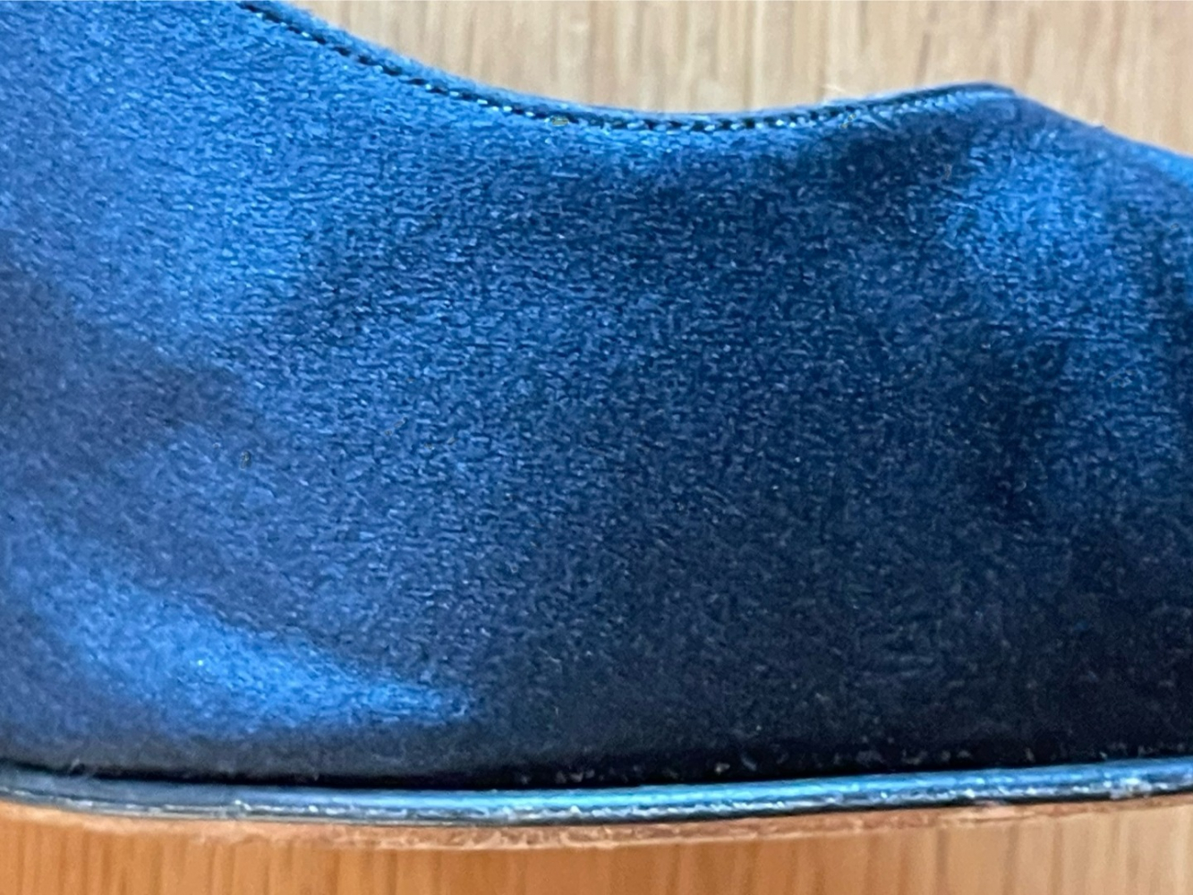 Jimmy Choo Escarpins vintage en satin avec nœuds !