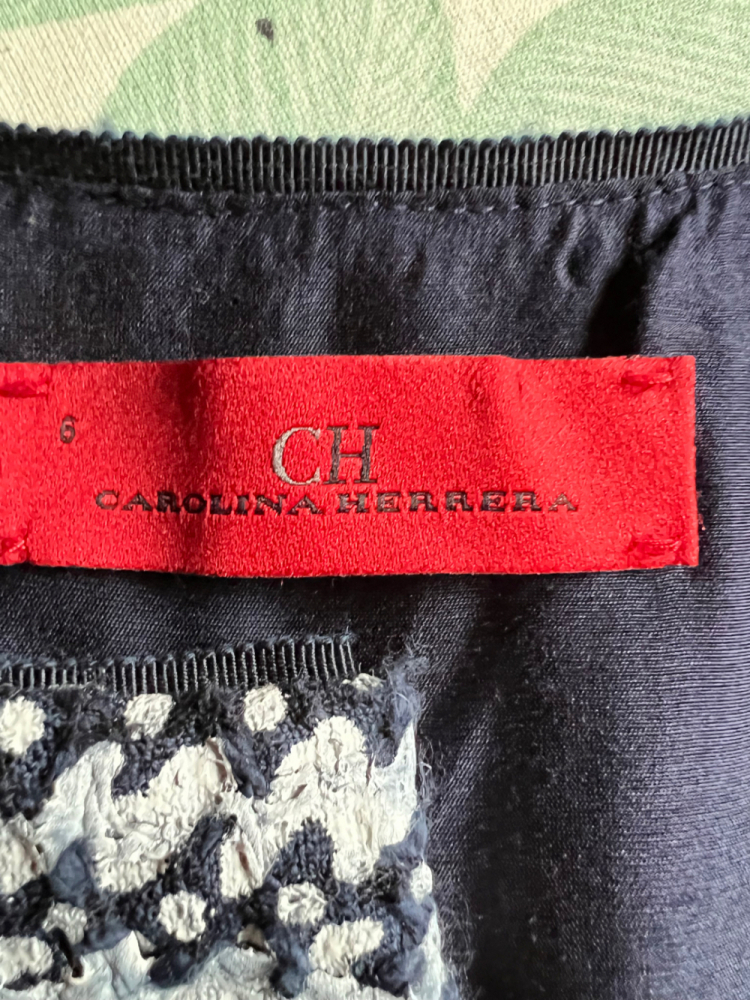 Carolina Herrera Robe Chique