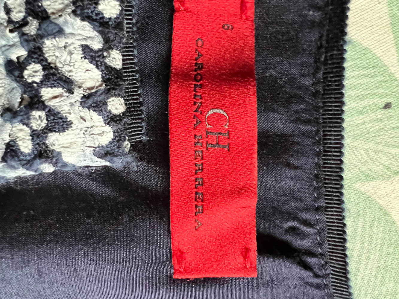 Carolina Herrera Robe Chique