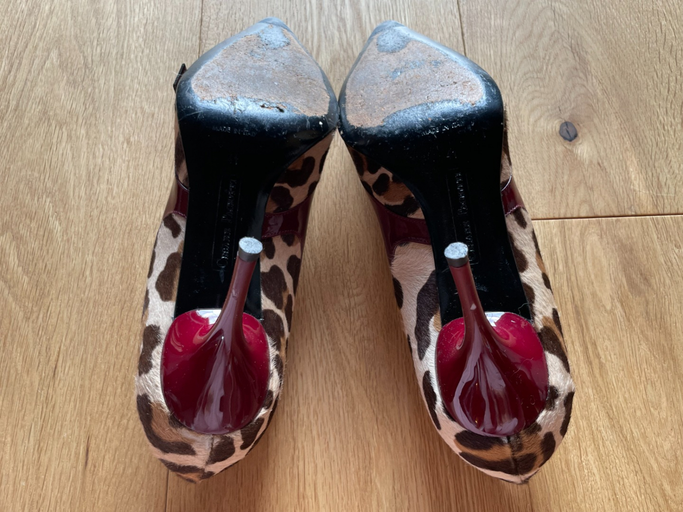 Cesare Paciotti Des talons léopard élégants !