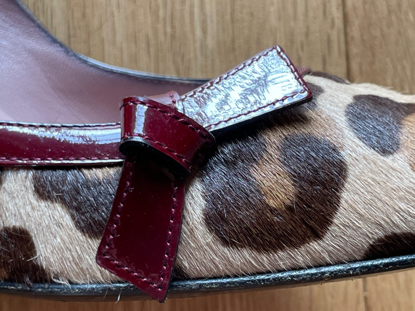 Cesare Paciotti Des talons léopard élégants !