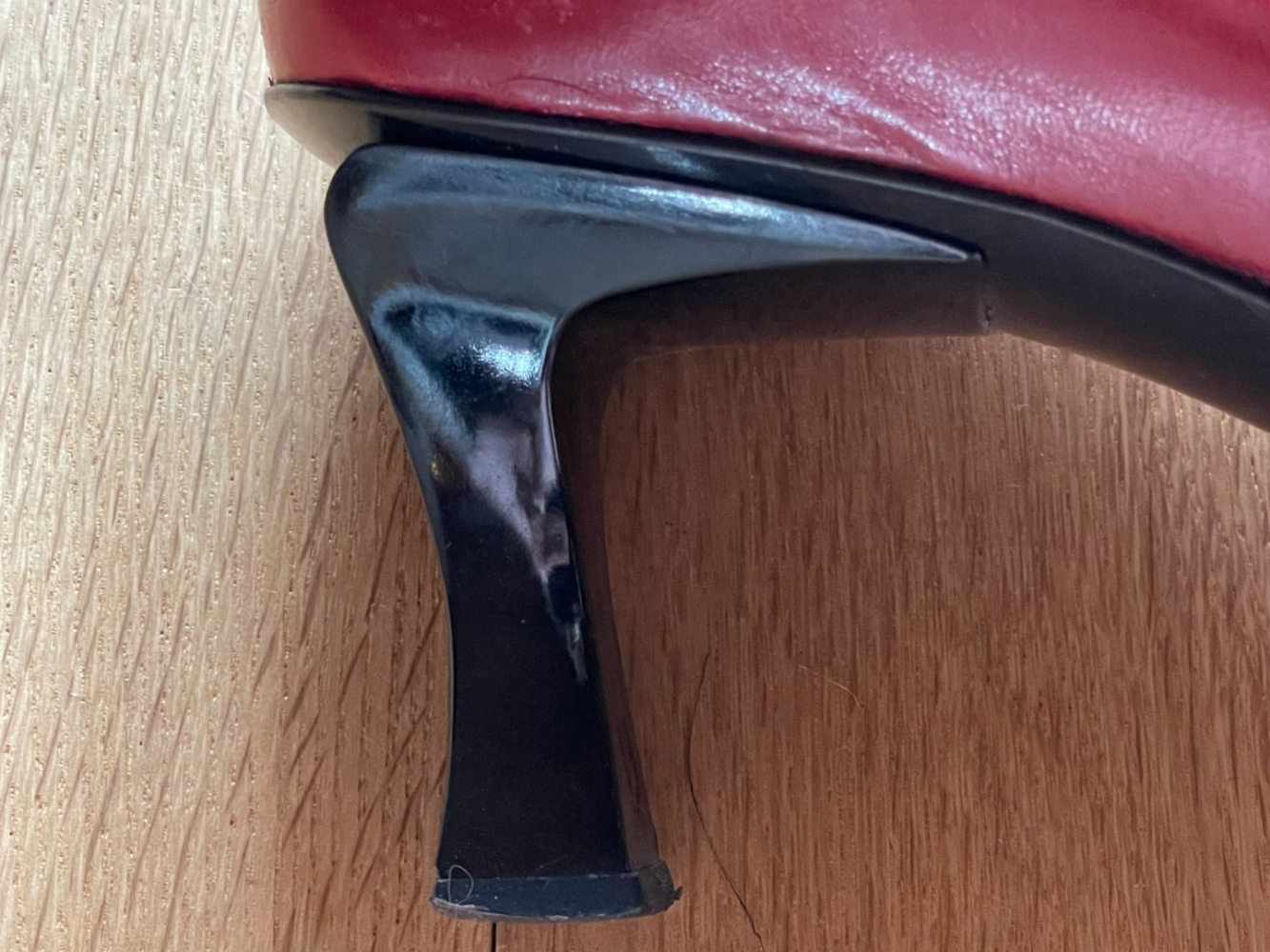 Sergio Rossi Go-with-everything vintage red heels!