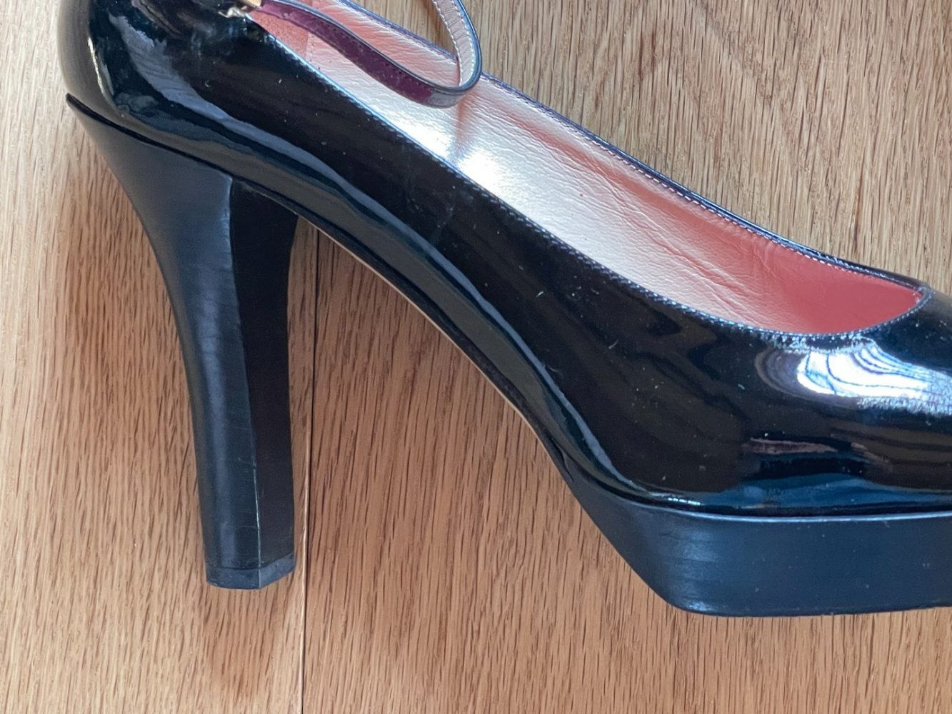 Kate Spade Vintage hohe schwarze Lackabsätze