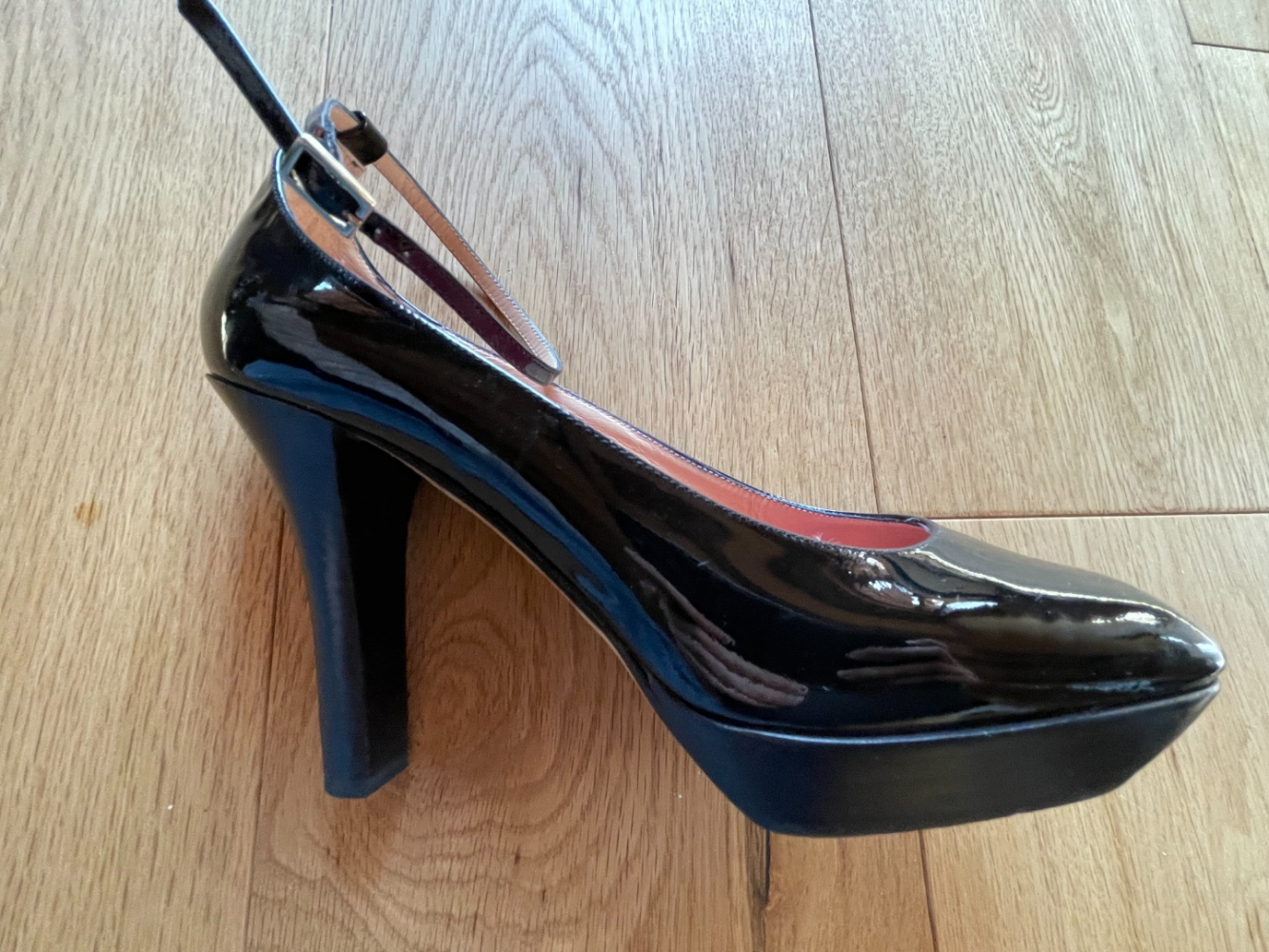 Kate Spade Vintage hohe schwarze Lackabsätze