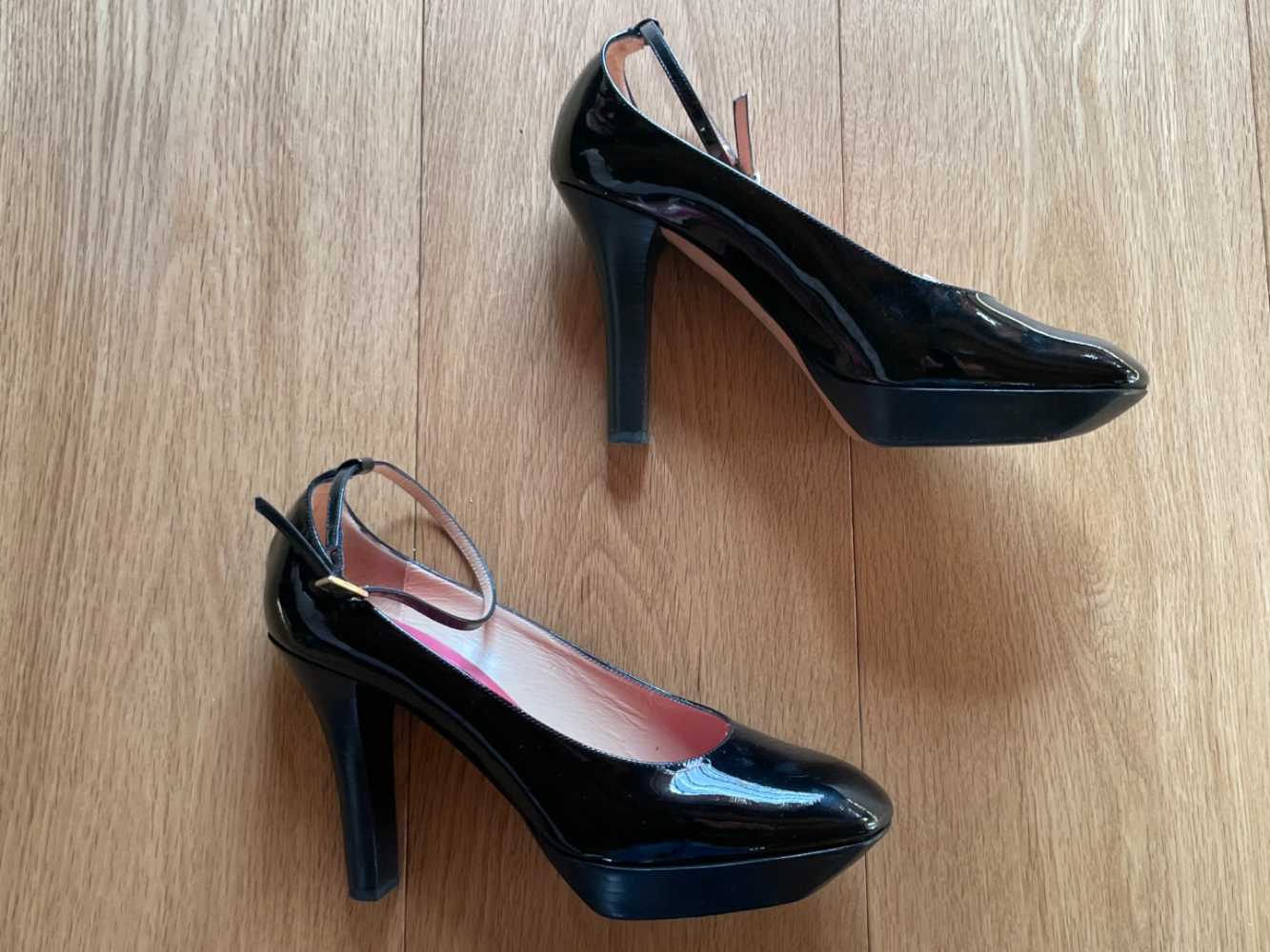 Kate Spade Vintage hohe schwarze Lackabsätze