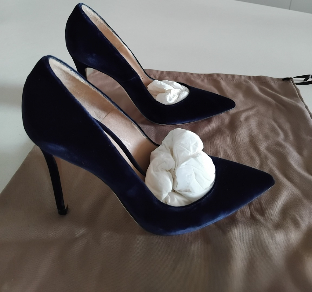 Gianvito Rossi Pumps aus Samt