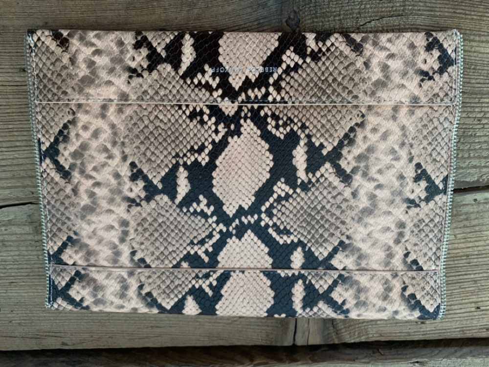Rebecca Minkoff Clutch in Schlangenoptik