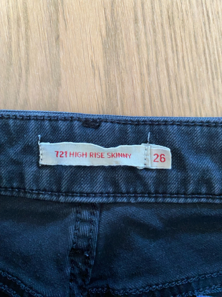 Levi's Jean 721 high rise skinny noir