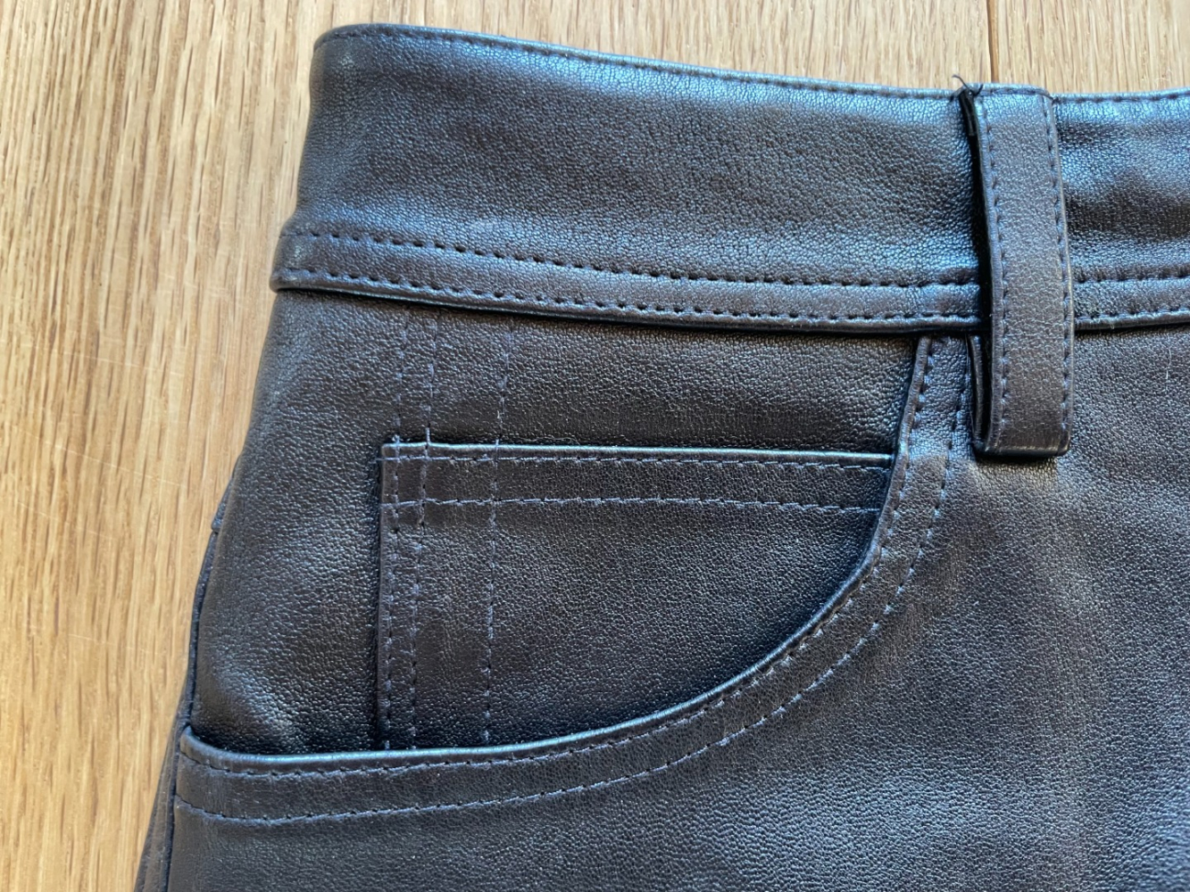 Helmut Lang Sexy und ganzjährig! Kleine Helmut Lang Ledershorts, XS