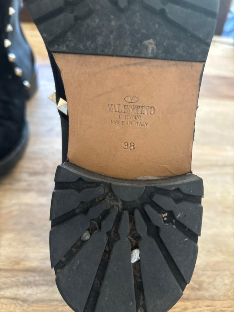 Valentino Bottes Chelsea en daim Garavani Rockstud