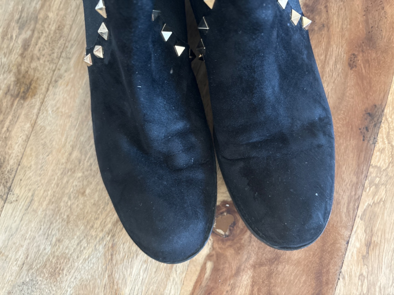 Valentino Bottes Chelsea en daim Garavani Rockstud