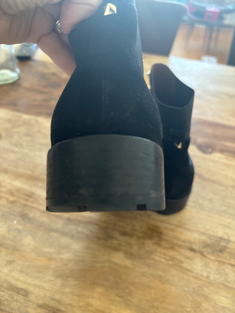 Valentino Bottes Chelsea en daim Garavani Rockstud