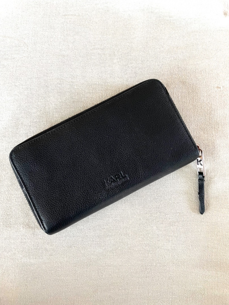 Karl Lagerfeld 21 rue St-Guillaume Paris