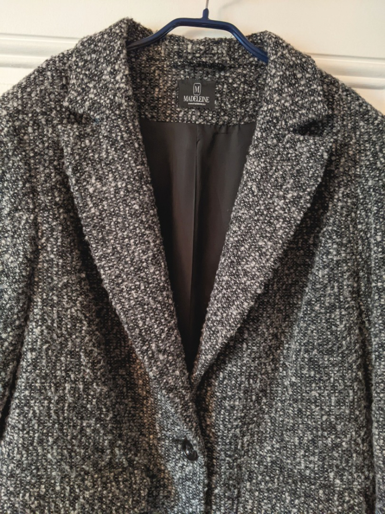 Madeleine Kurzmantel aus grobem meliertem Wollstoff 44