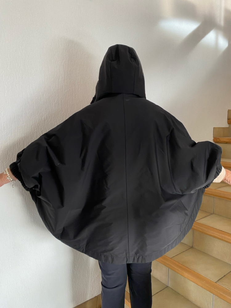 Carla G. Veste « chauve-souris »