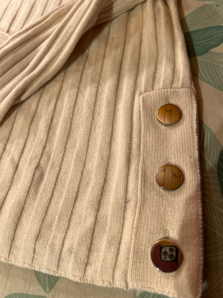 Maison 123 Mit Zierknopf und steigendem Kleber