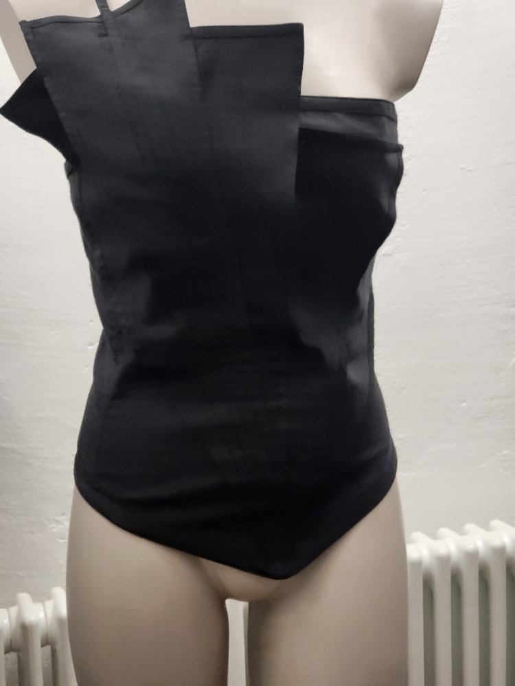 Gianni Versace Dessus d'angle