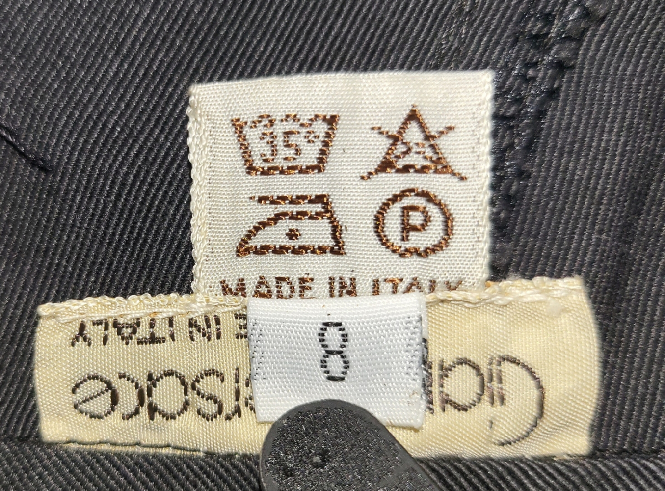 Gianni Versace Dessus d'angle