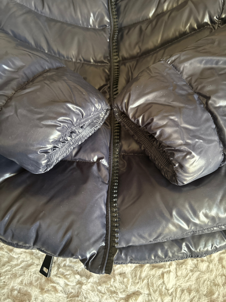 Moncler Marineblaue Daunenjacke