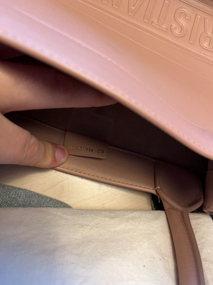 Christian Dior Livre de poche