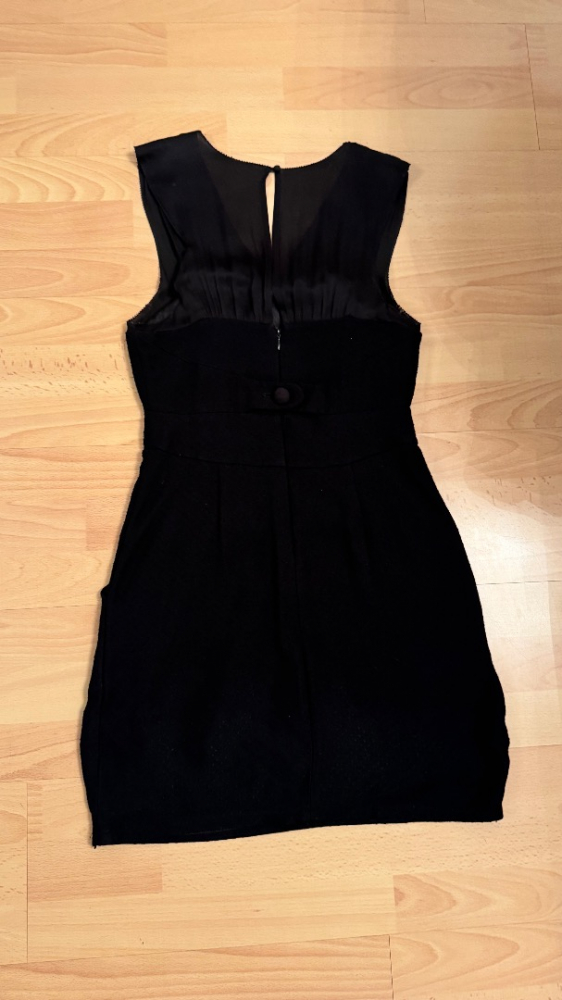 BCBG Max Azria Vom Büro zum Cocktailkleid