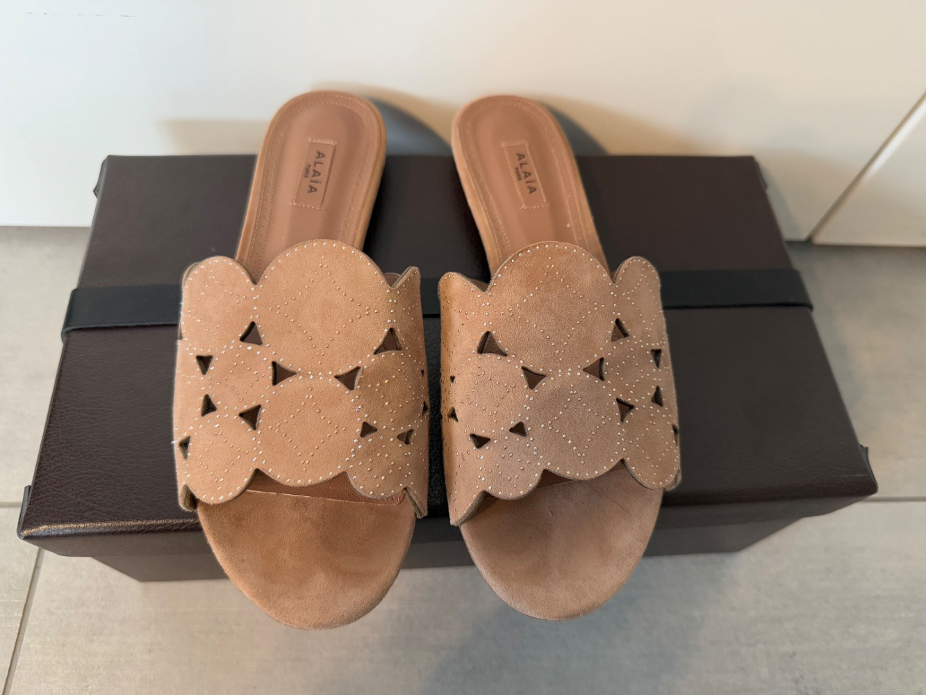 Alaïa Rosa Wildleder-Sandalen