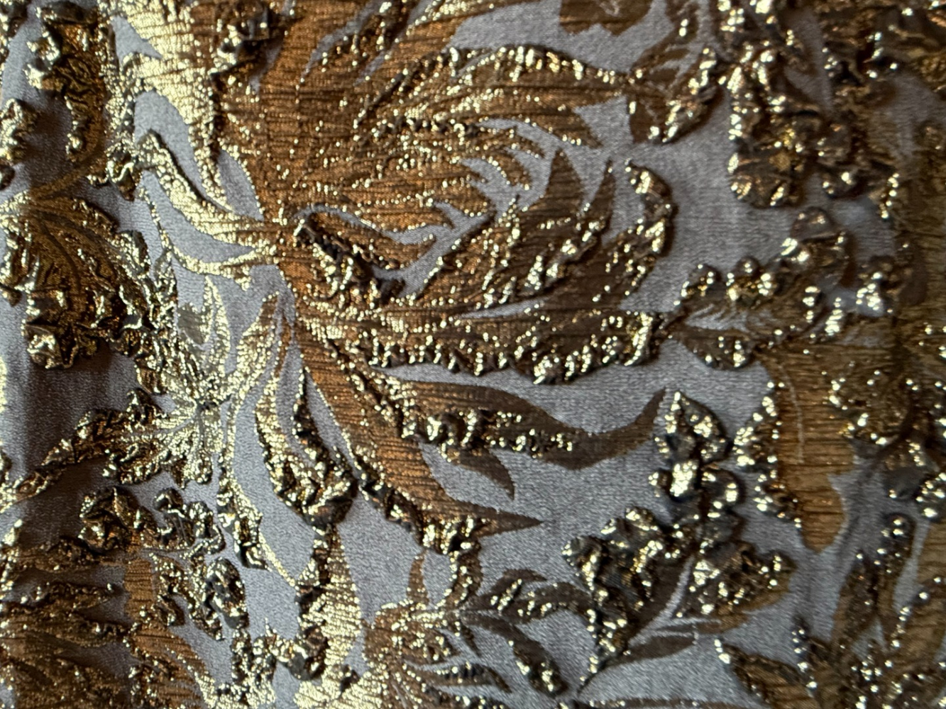 Carolina Herrera Oscar-worthy!!  Gold brocade gown with train