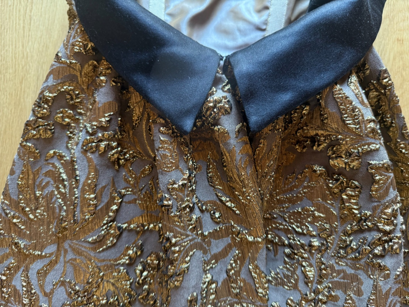 Carolina Herrera Oscar-worthy!!  Gold brocade gown with train