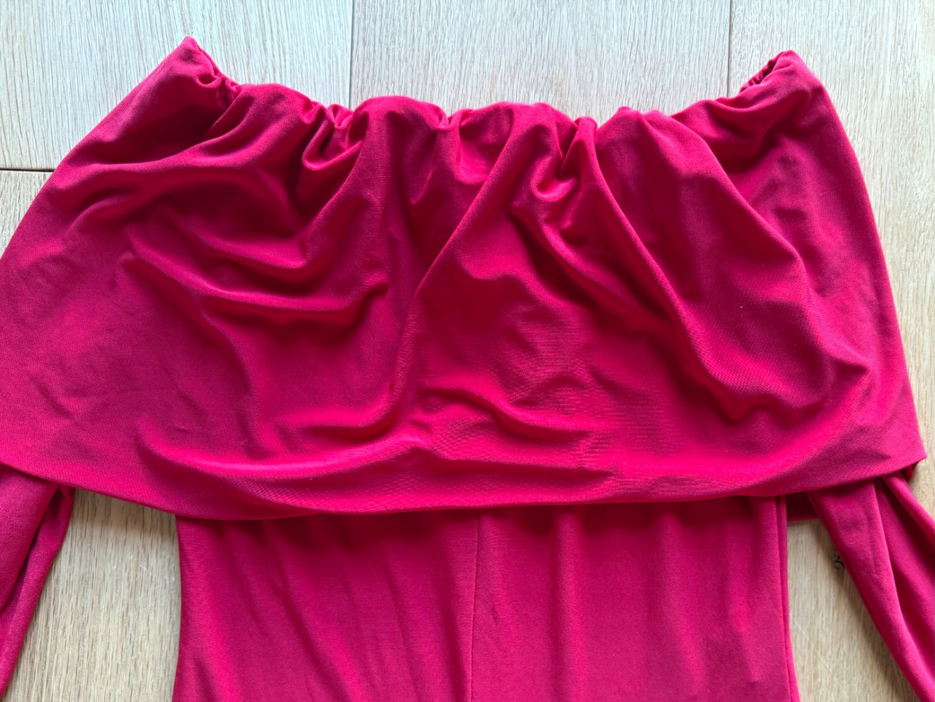 Norma Kamali Combinaison rouge à épaulettes