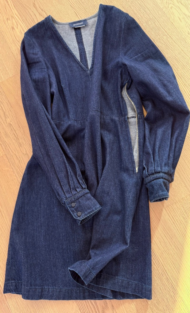 Sportmax Marineblaues Denim-Minikleid mit V-Ausschnitt und Puffärmel, seitlicher Reißverschluss