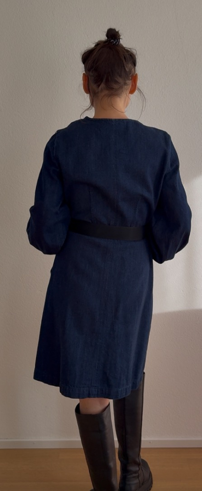 Sportmax Marineblaues Denim-Minikleid mit V-Ausschnitt und Puffärmel, seitlicher Reißverschluss