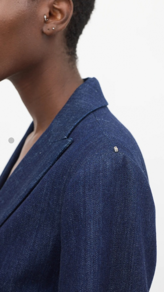 Sportmax Dunkel gewaschener Denim-Blazer mit gerafften, geknöpften Manschetten | Juwelendetail an der Schulter | gefüttert