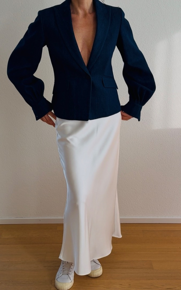 Sportmax Dunkel gewaschener Denim-Blazer mit gerafften, geknöpften Manschetten | Juwelendetail an der Schulter | gefüttert