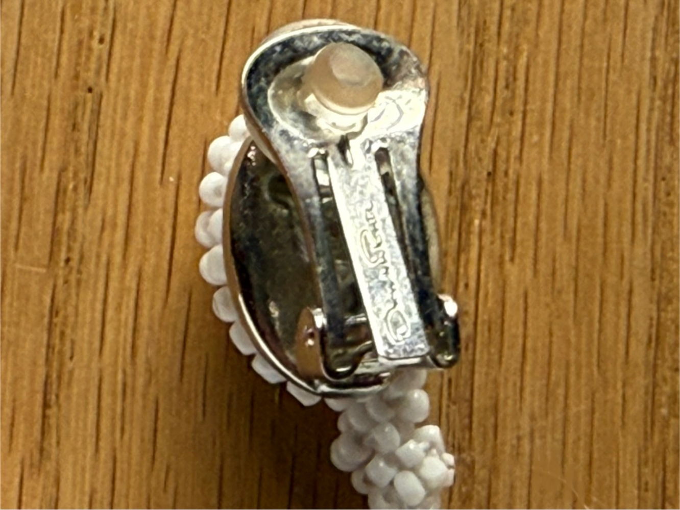 Oscar de la Renta Wunderschöne Ohrringe mit baumelnden Blütenblättern!