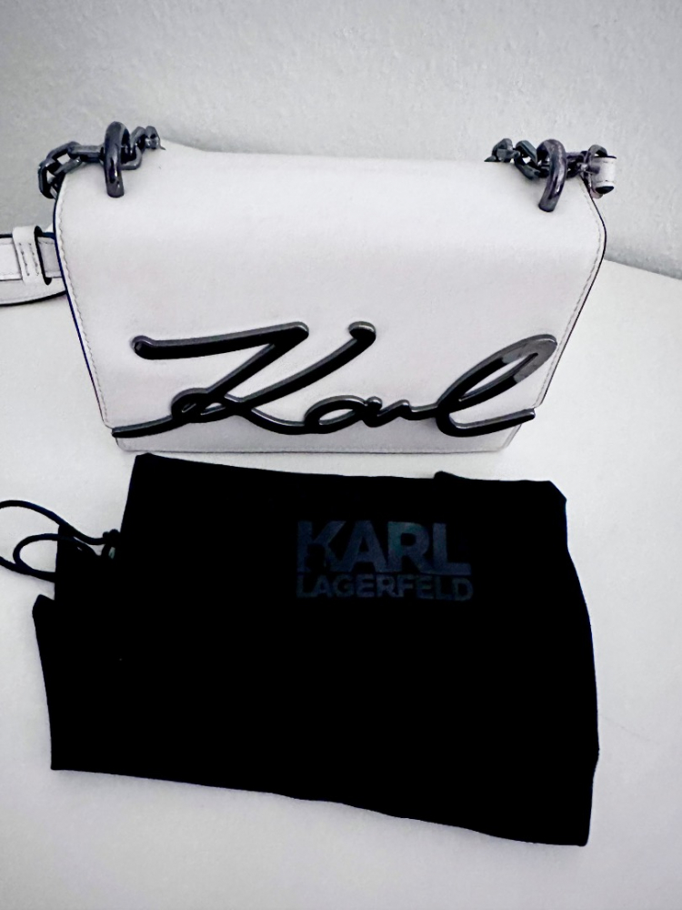 Karl Lagerfeld KL signature