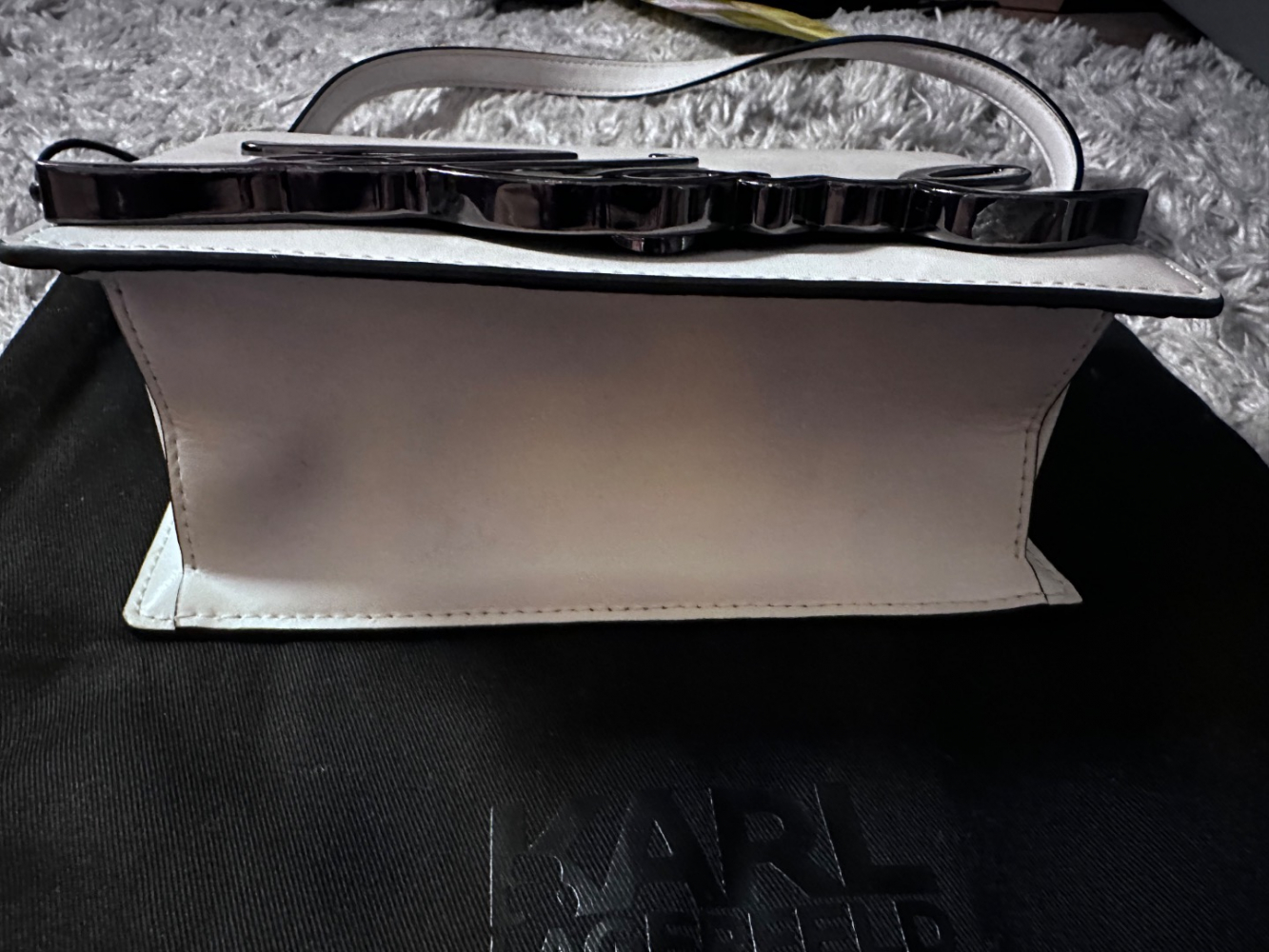 Karl Lagerfeld KL signature