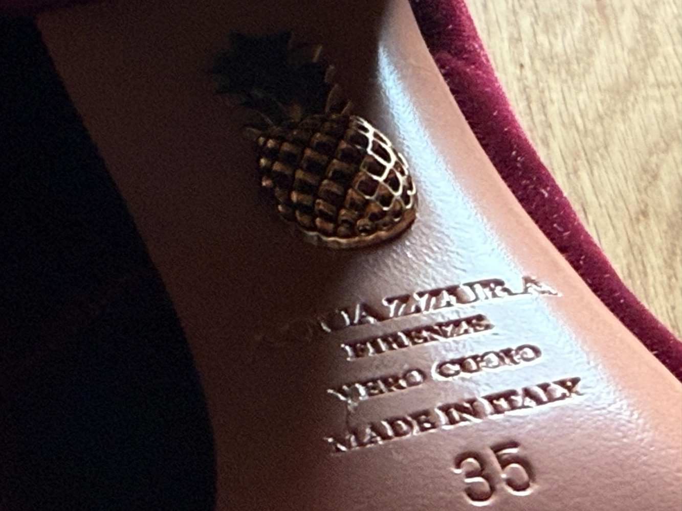 Aquazzura Burgunderfarbene Samtabsätze