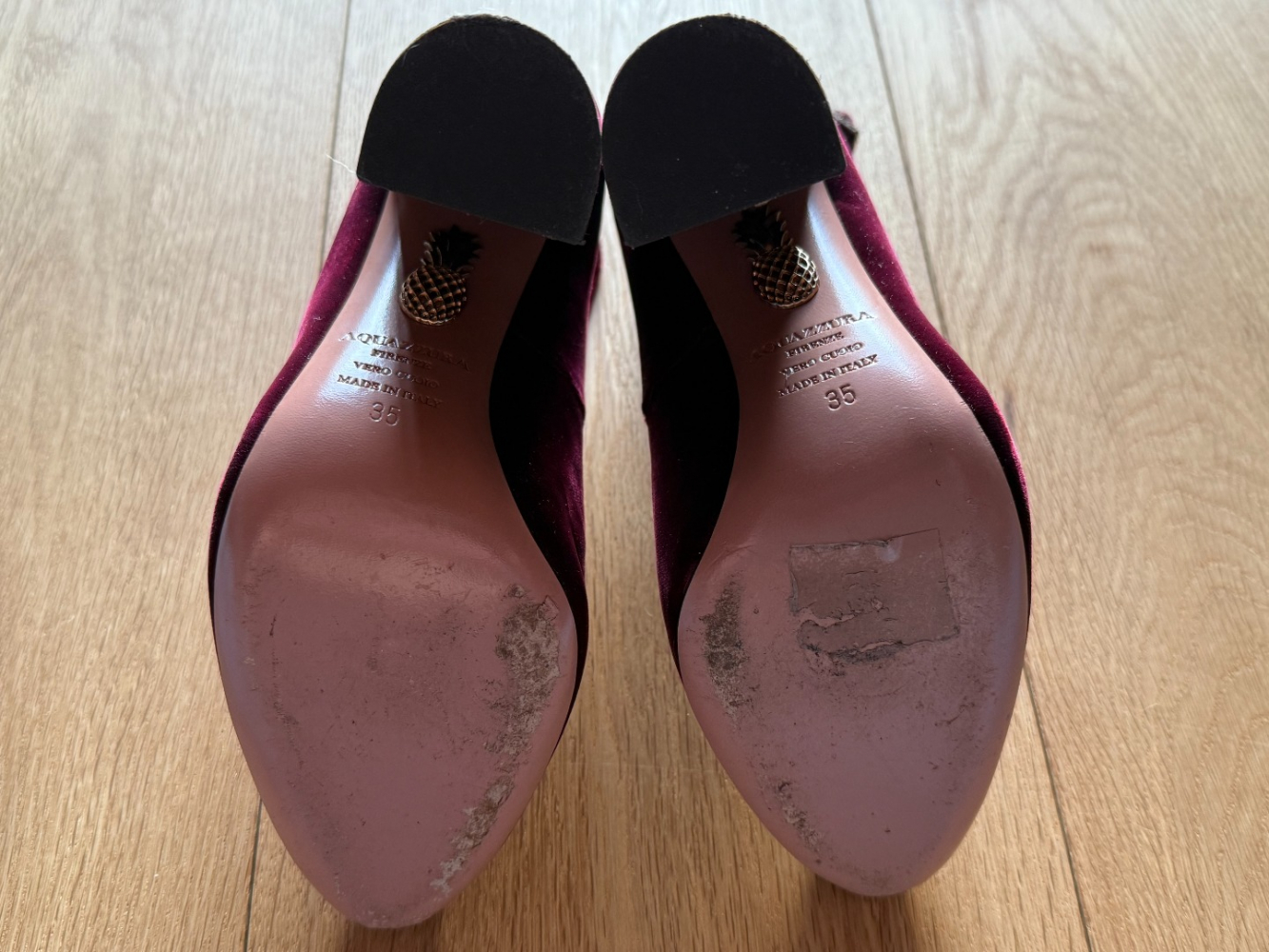 Aquazzura Burgunderfarbene Samtabsätze