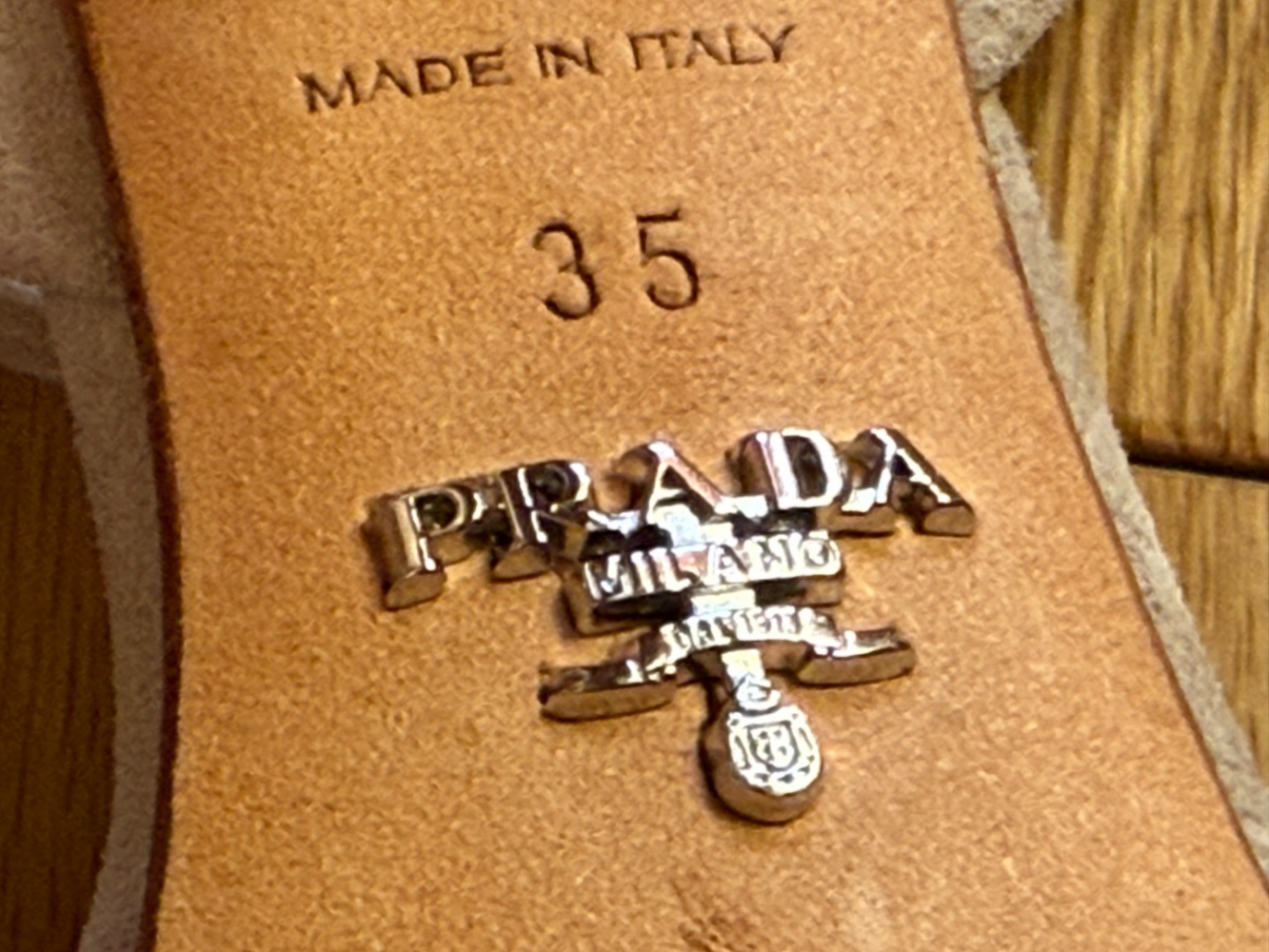 Prada sandales à plateforme en daim souple