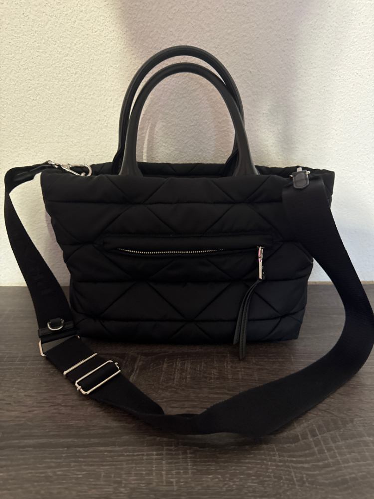 Prada Fourre-tout matelassé en re-nylon